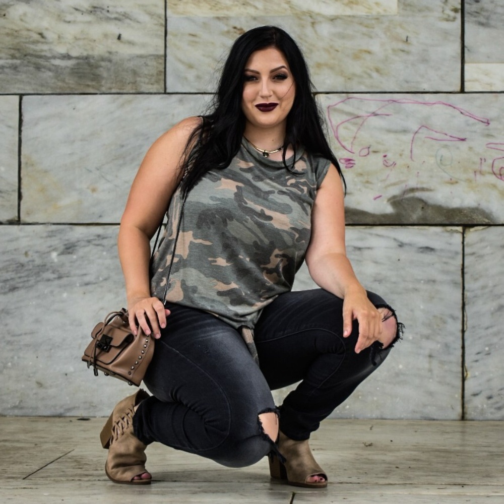 CAMO TIE TANK